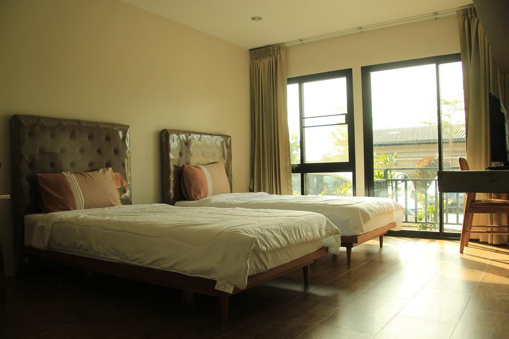 The Residence Thepkanjana Ban Khlong Krathum Baen Экстерьер фото