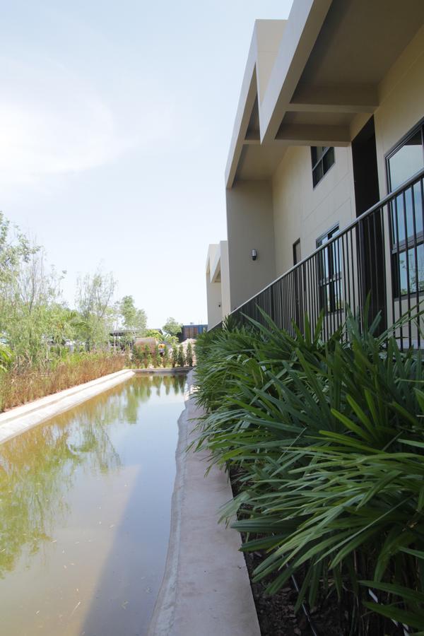 The Residence Thepkanjana Ban Khlong Krathum Baen Экстерьер фото