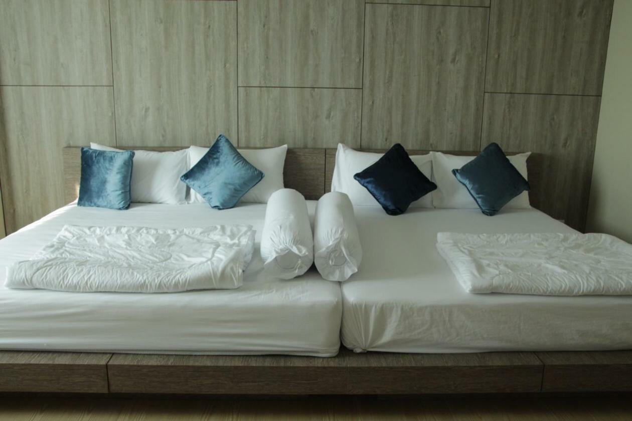 The Residence Thepkanjana Ban Khlong Krathum Baen Экстерьер фото