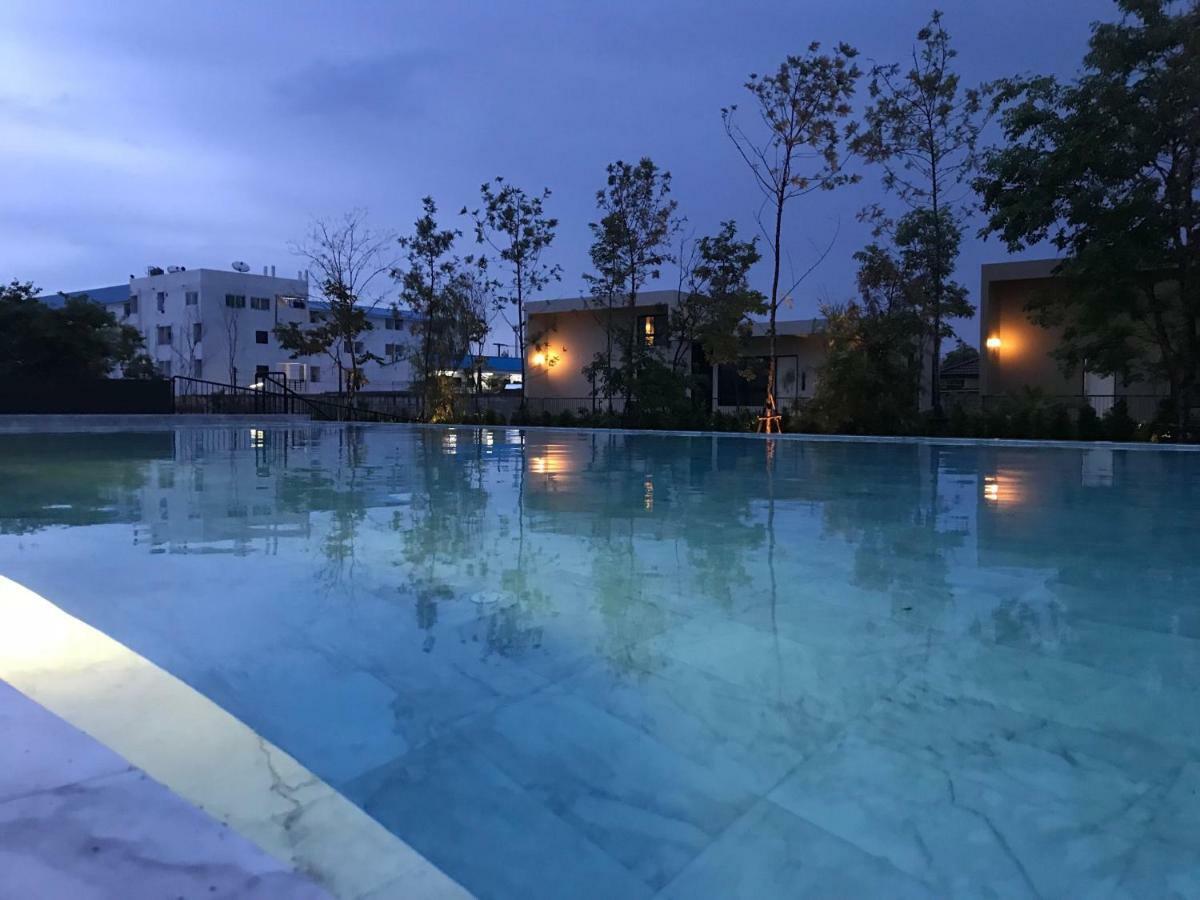 The Residence Thepkanjana Ban Khlong Krathum Baen Экстерьер фото