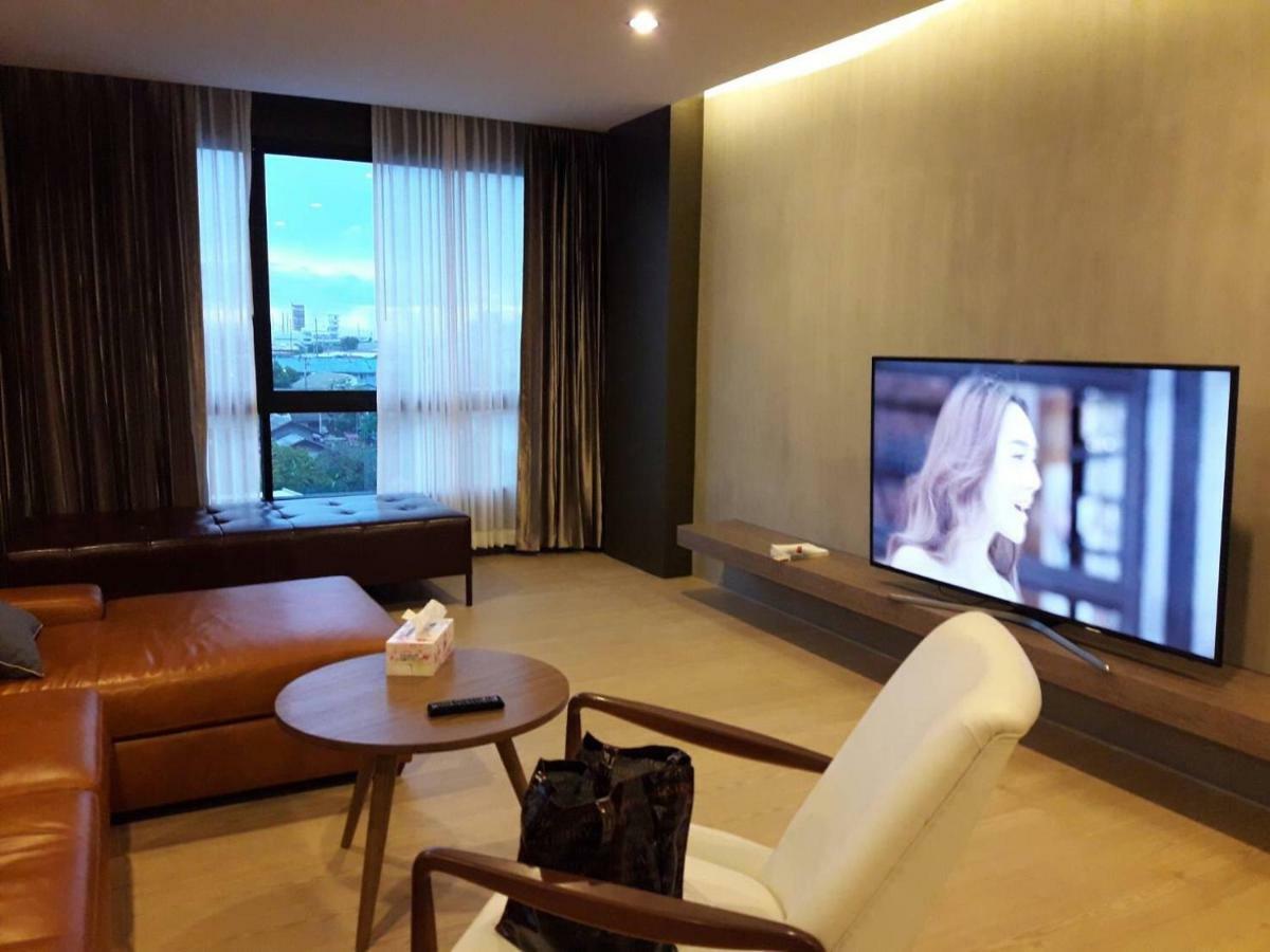 The Residence Thepkanjana Ban Khlong Krathum Baen Экстерьер фото